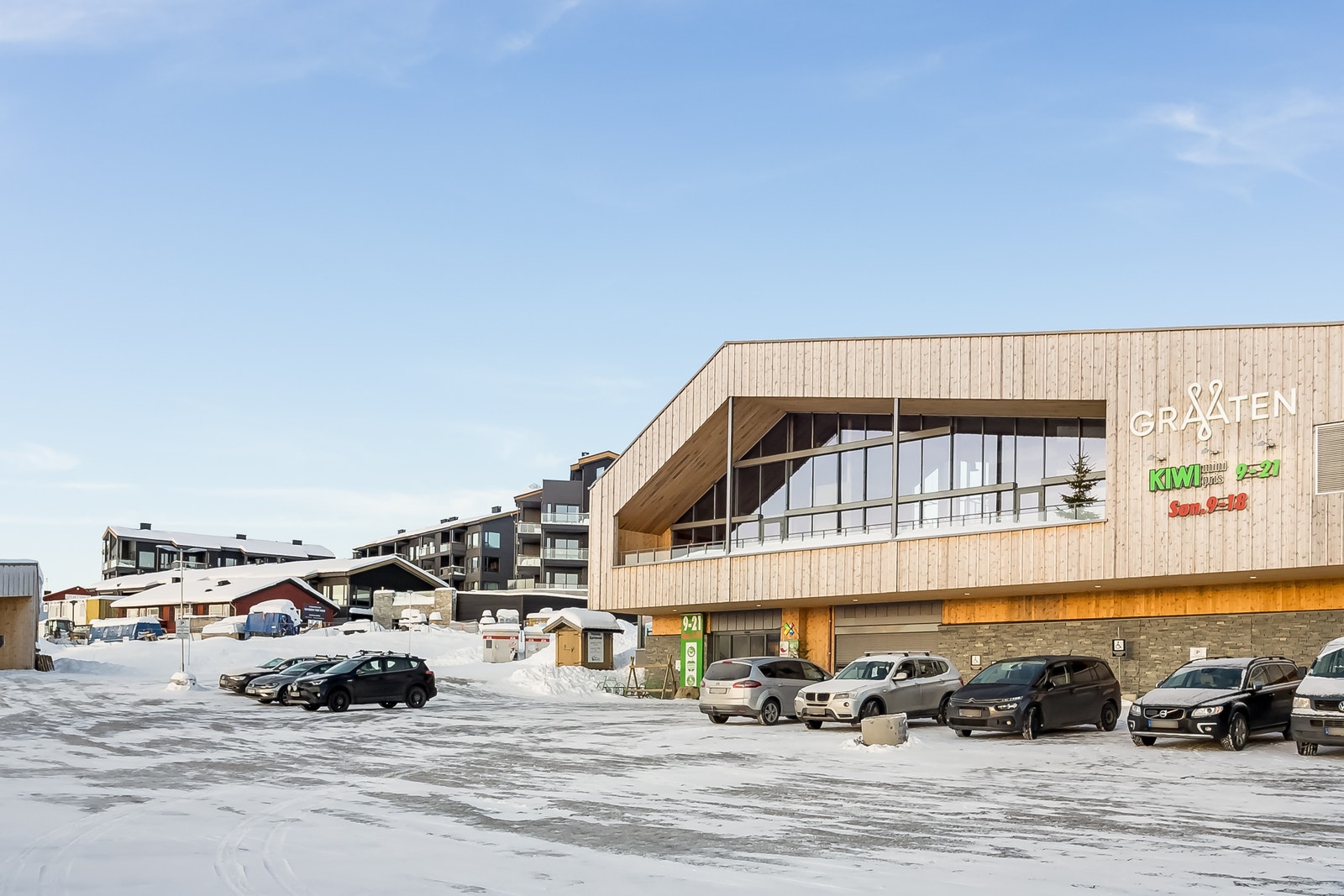 Sjusjøen sentrum med ny matbutikk (Kiwi) Galleribilde