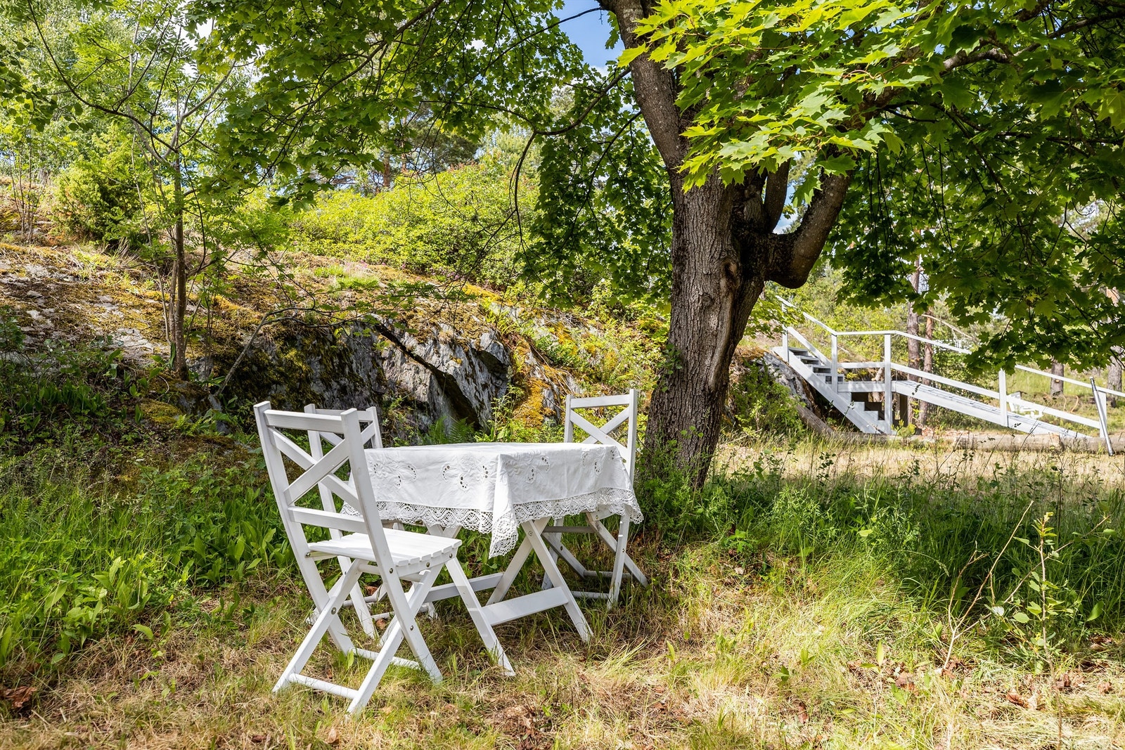 Flere fine uteplasser på tomten Galleribilde