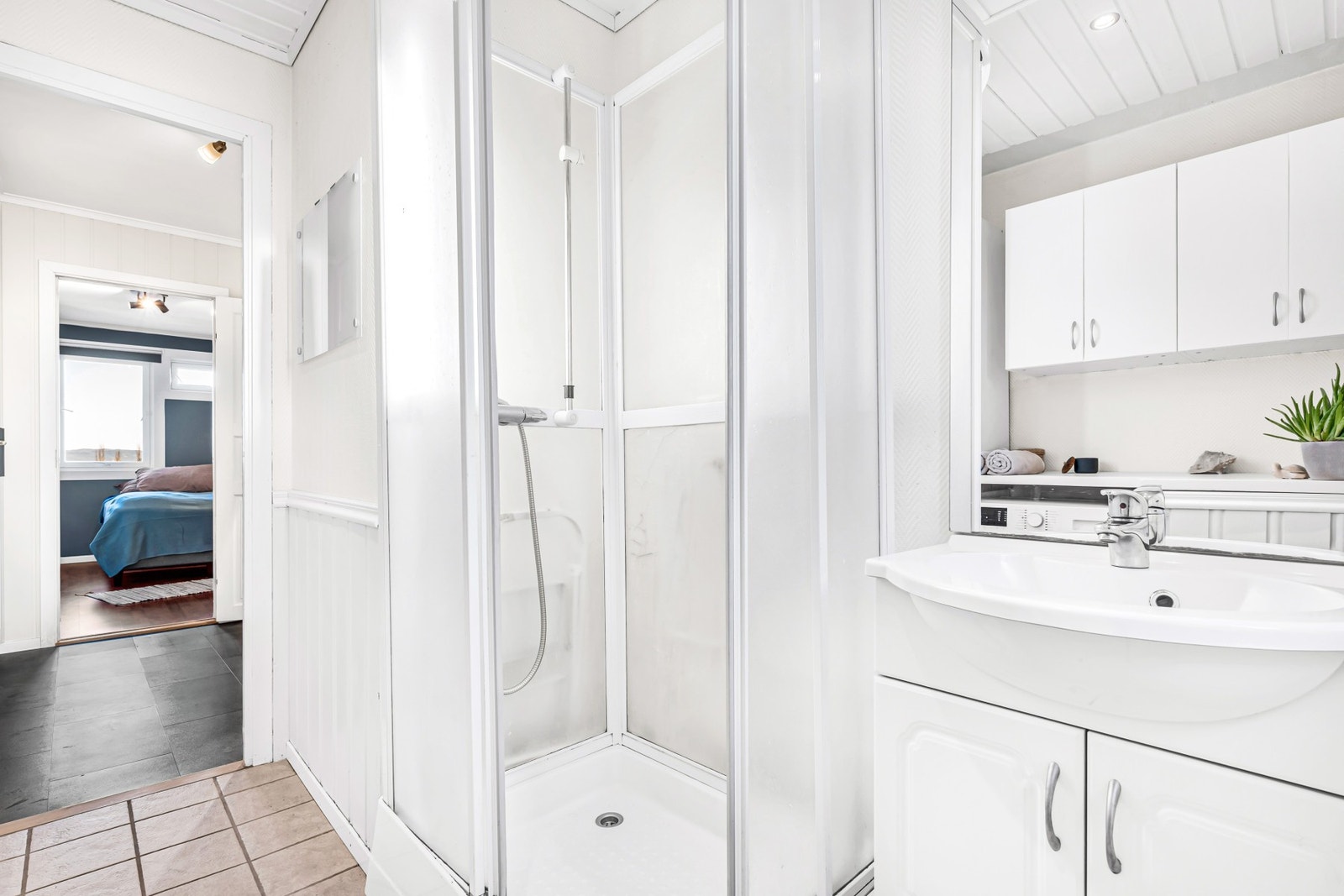 Praktisk med dusjkabinett! Galleribilde