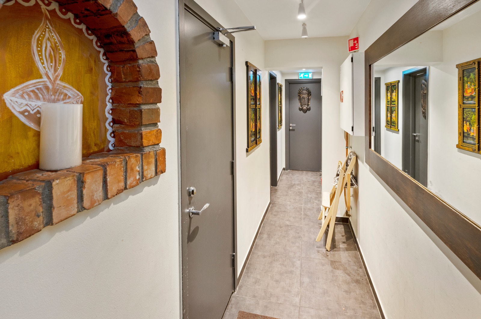 Mot toalettrom / kjøkken / bod. Galleribilde