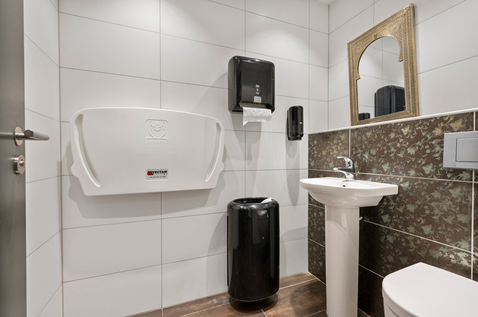 Moderne toaletter. Galleribilde