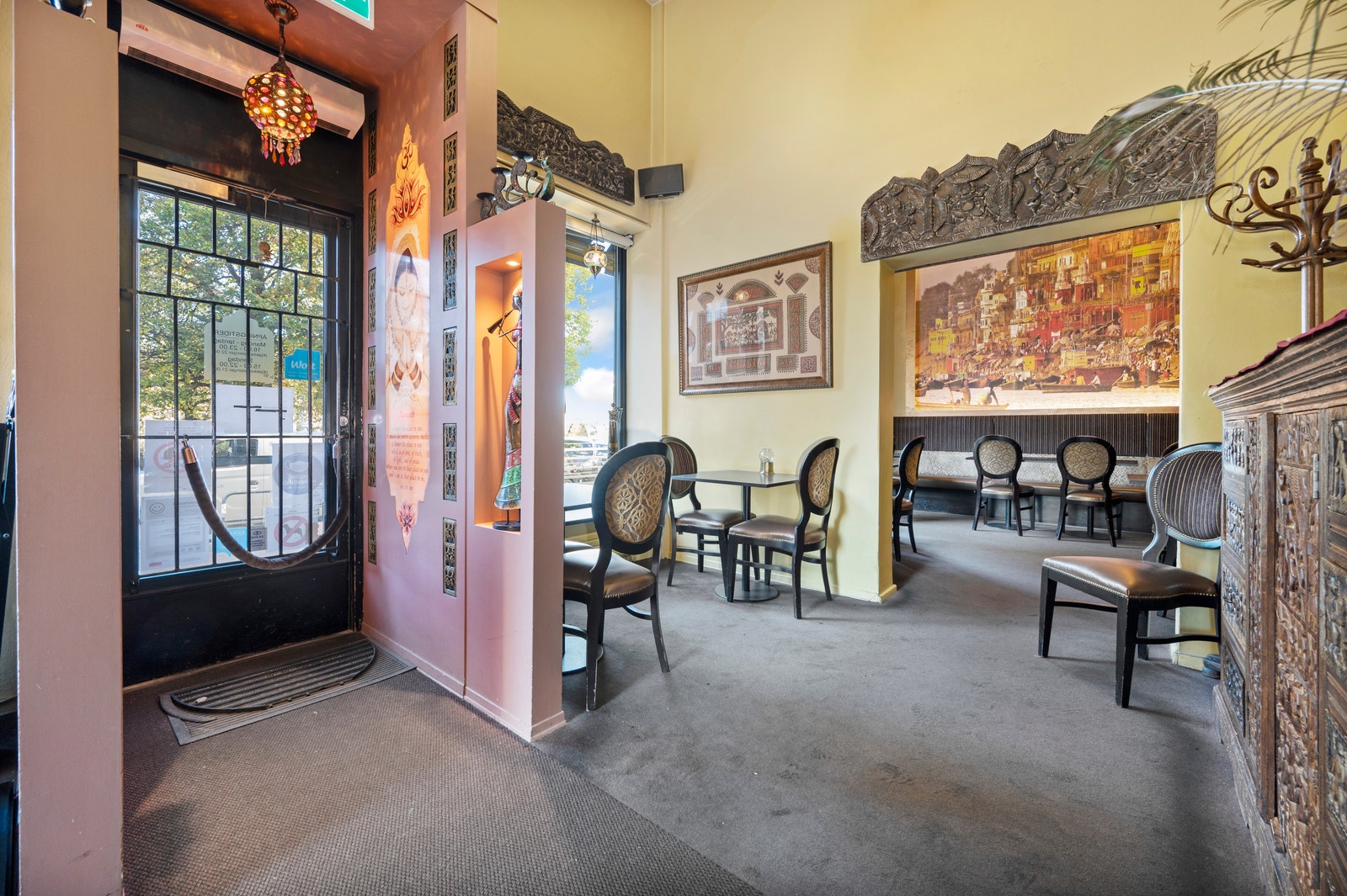 Inngangsparti. Galleribilde