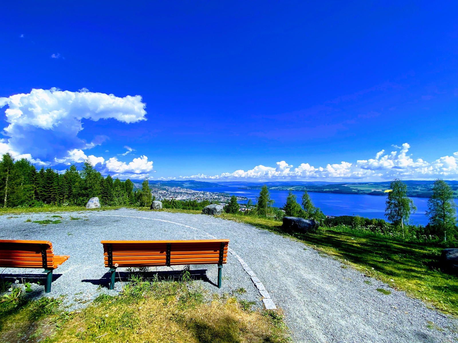 Utsikten i Gjøvik ligger rett nedi bakken fra Østby Terrasse.
