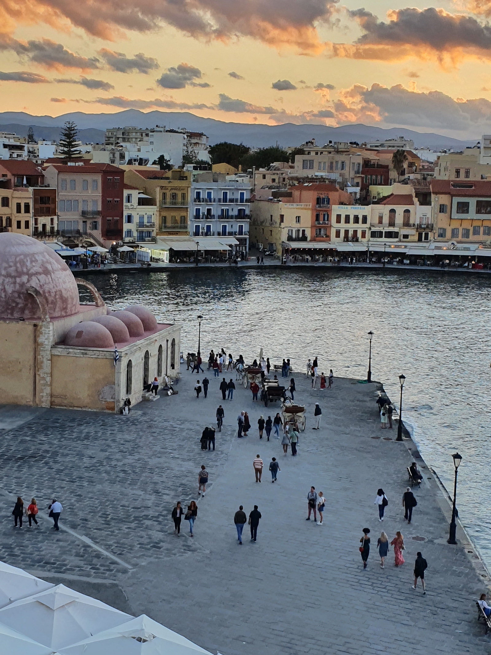 Del av havnen i chania Galleribilde