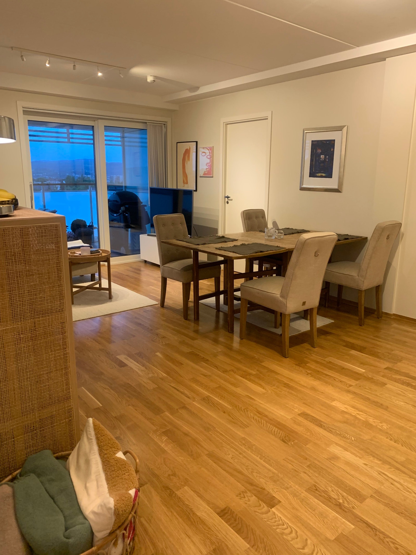 Stue/kjøkken (26 m2) Galleribilde
