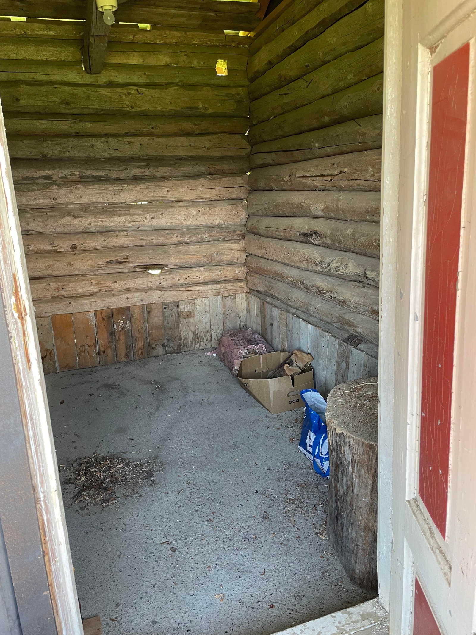 Vedskjul Galleribilde