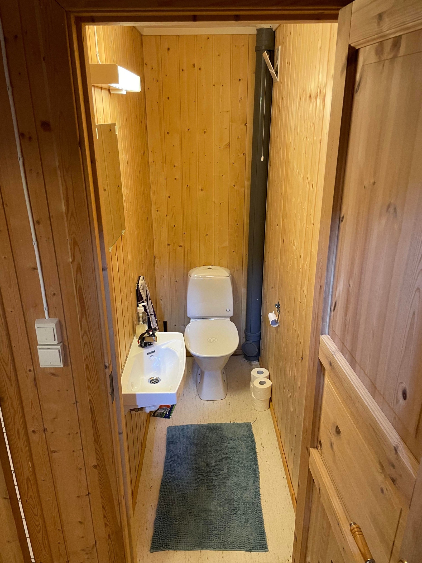 Toalett i kjeller Galleribilde