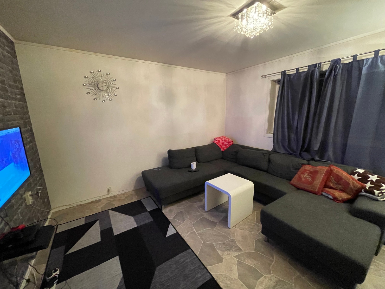 Stue med hyggelig sofakrok Galleribilde