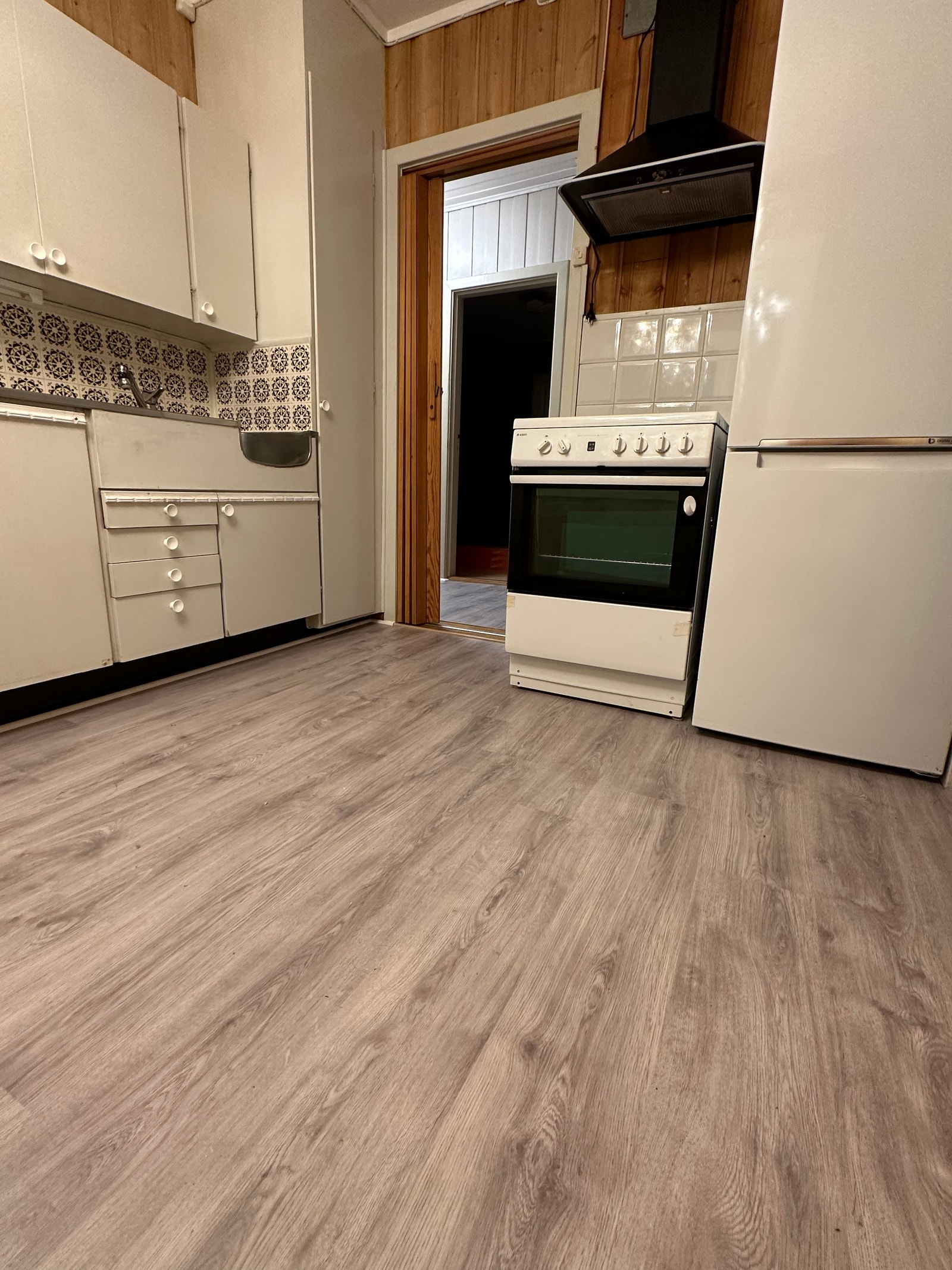 Nytt gulv og nye hvitevarer Galleribilde