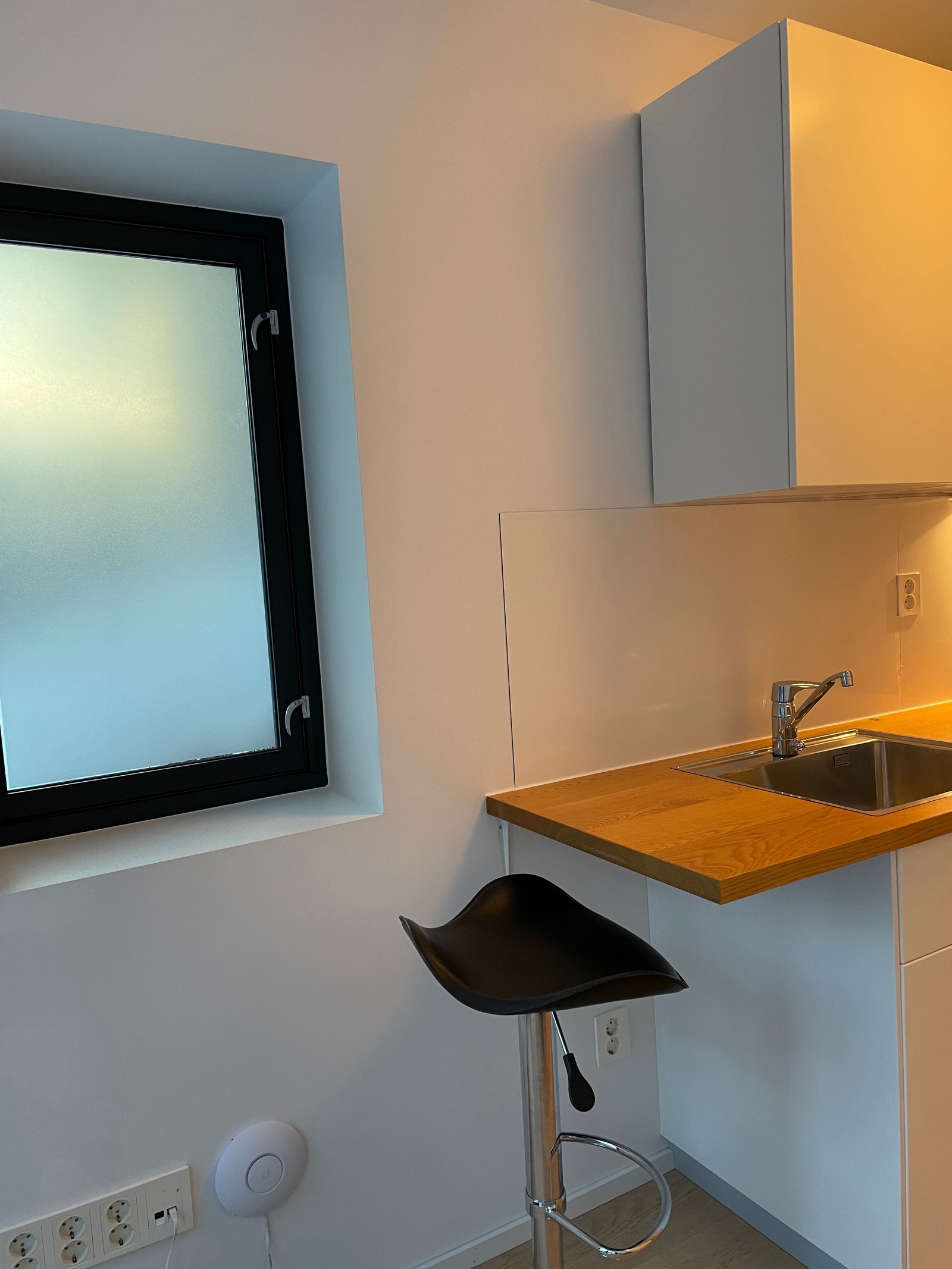 Spiseplass ved benkeplate Galleribilde