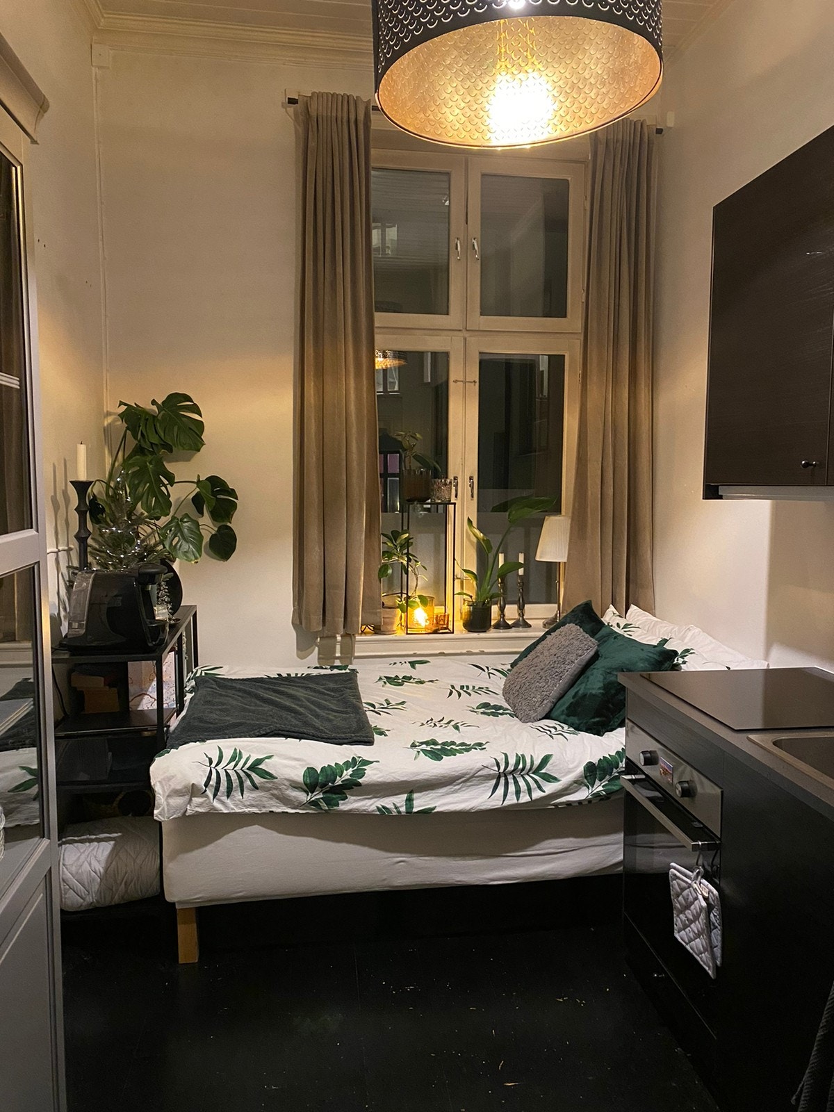 Nåværende leietaker har seng nede istedenfor å sove på hemsen Galleribilde