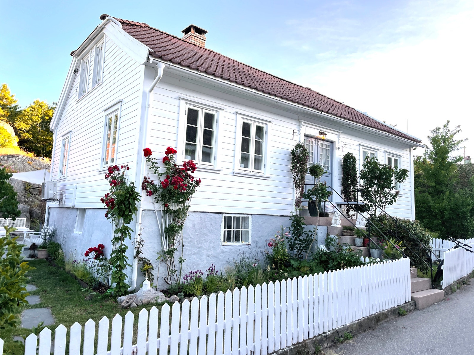Huset har to store soverom og et familierom med plass til tre personer. Galleribilde