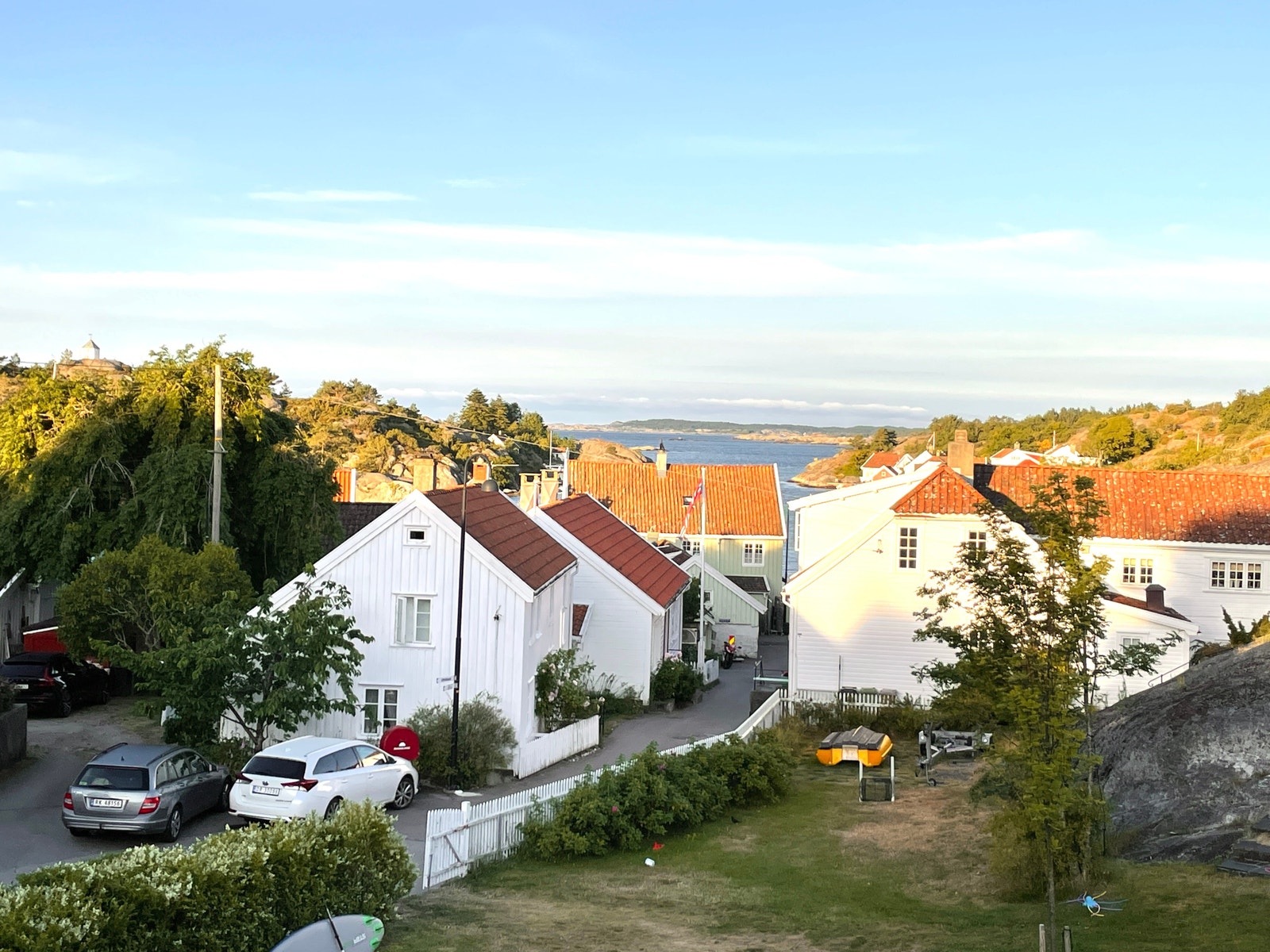 Eiendommen ligger midt i indrefileten av Brekkestø og blindleia. Galleribilde