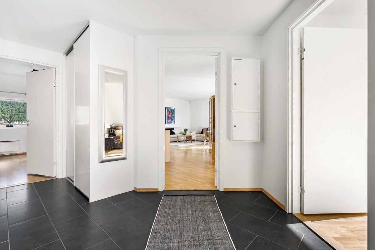 Inngangsparti mot stue Galleribilde