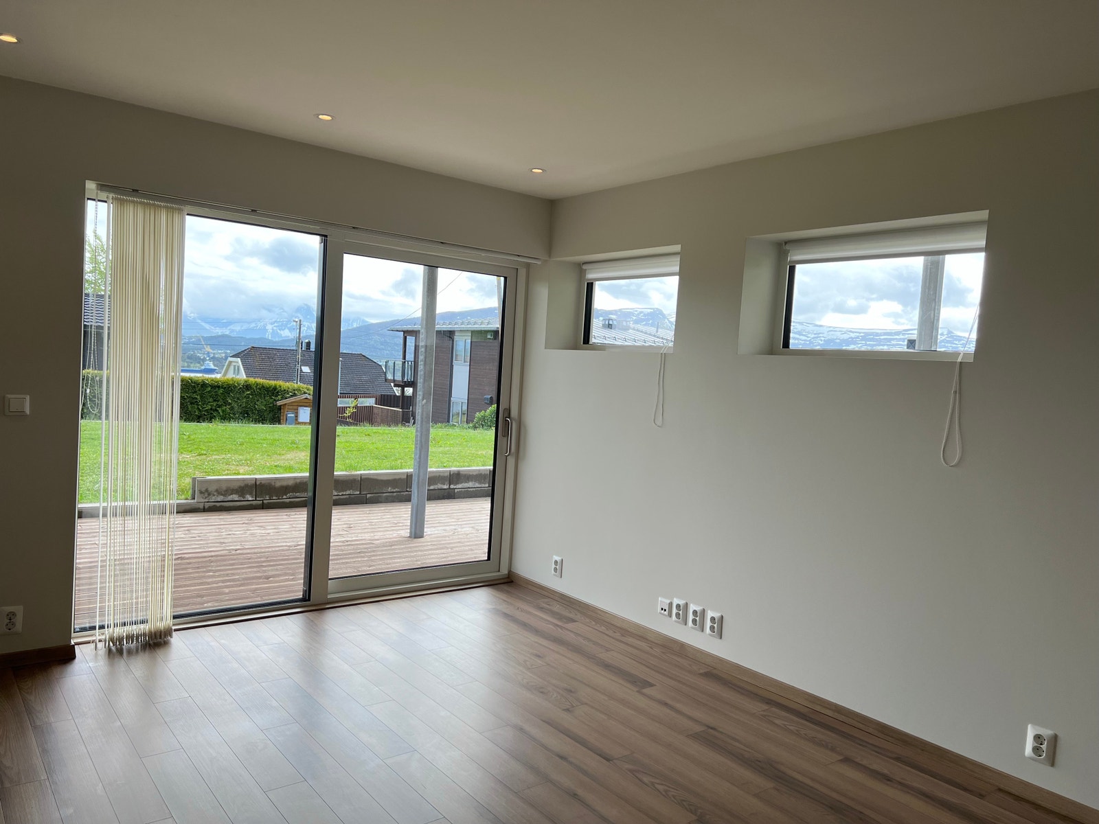 Stue med skyvedører ut til egen terrasse. Galleribilde