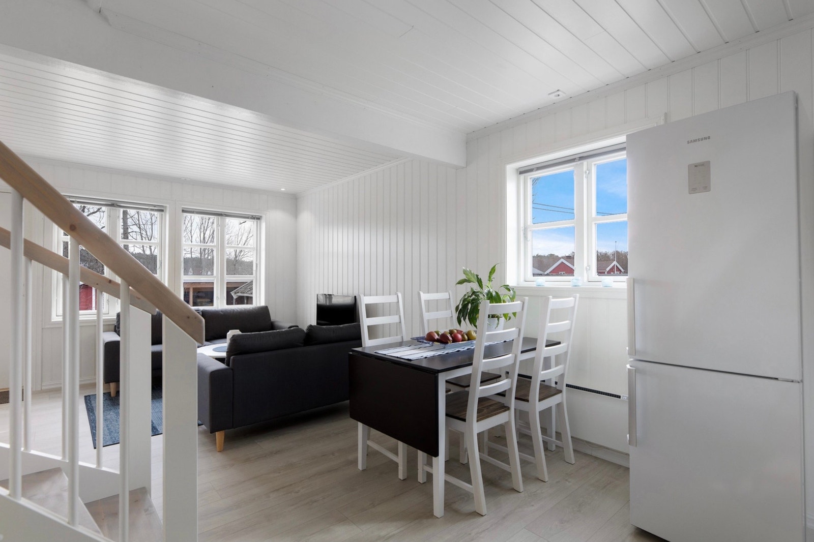 Spiseplass med kjøl/frys Galleribilde