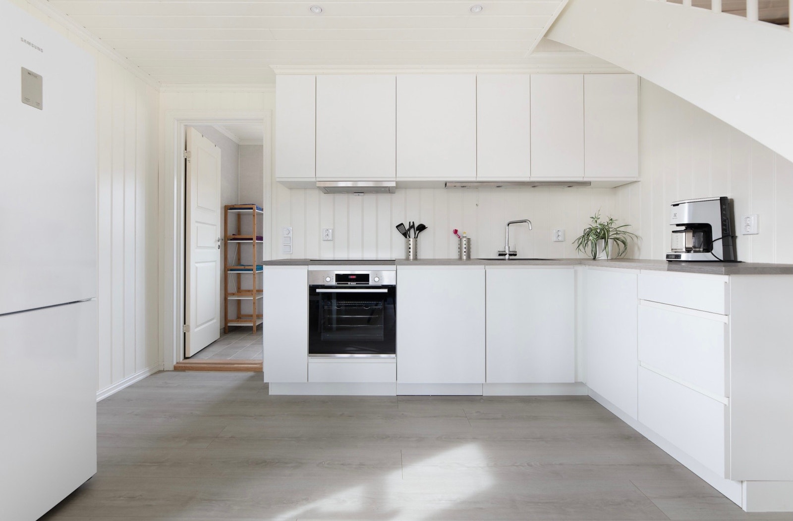 Kjøkken med alt nødvendig utstyr Galleribilde