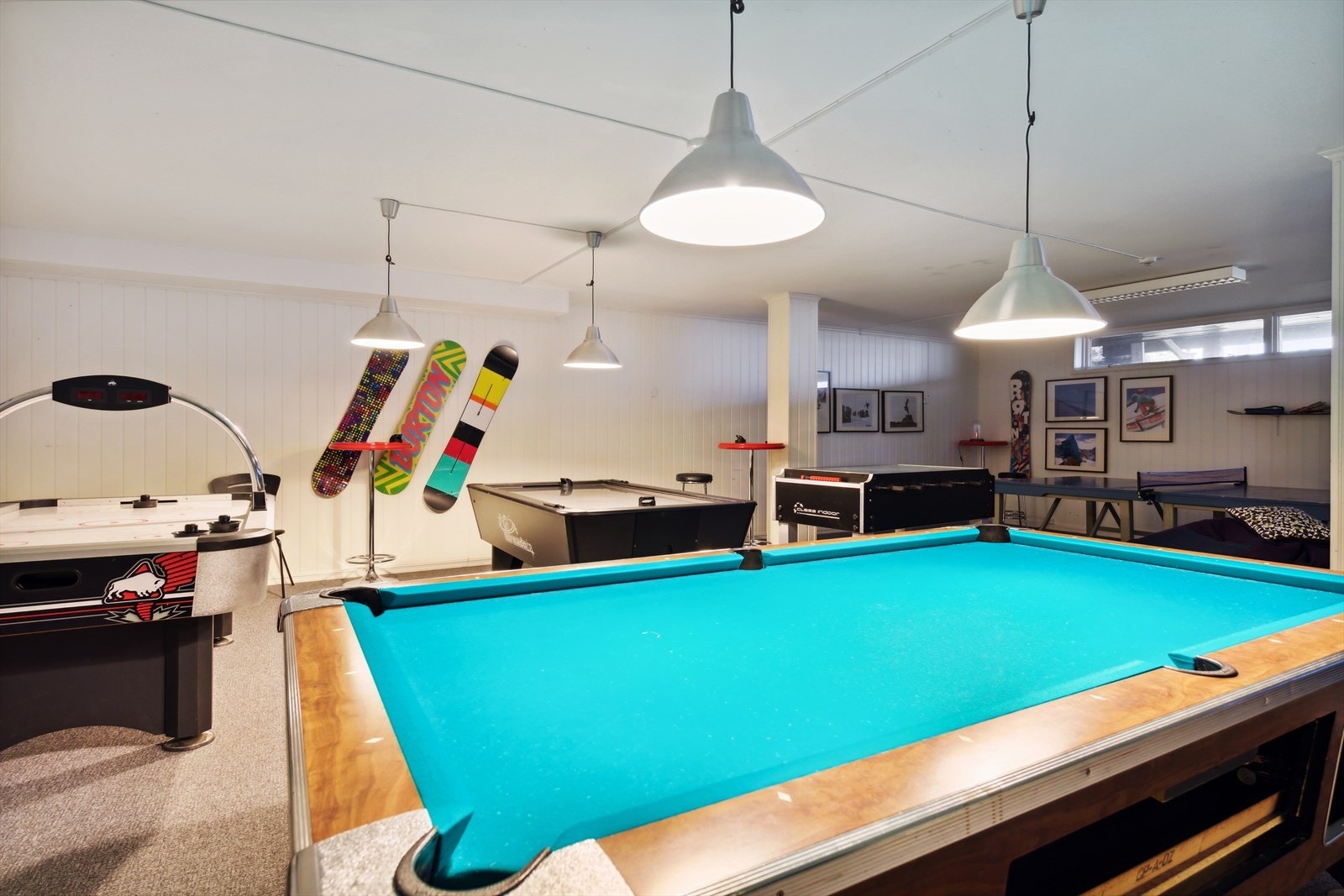 8-ball takk. Hvit følger siste ball, alt annet er for pingler Galleribilde