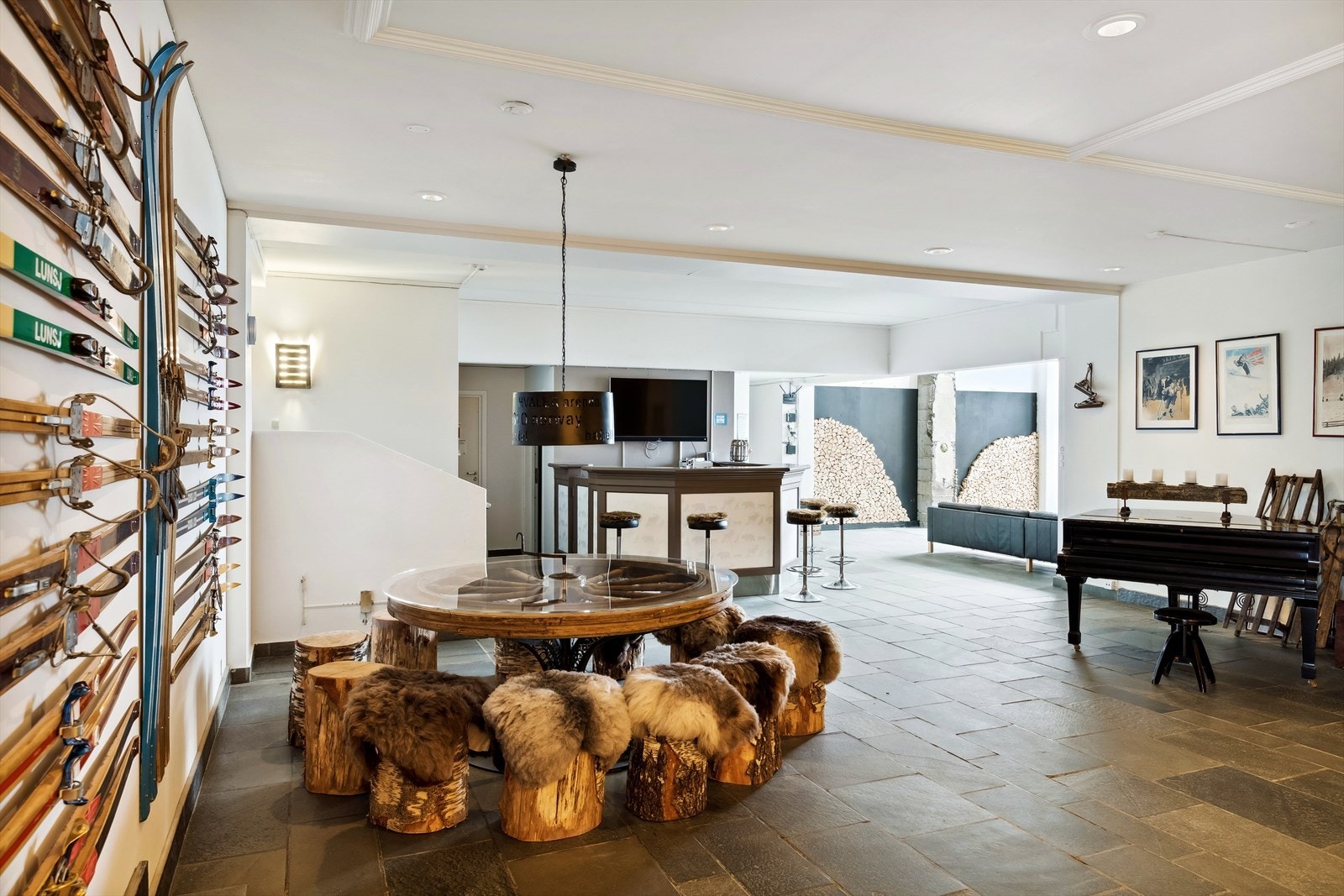 En del av fellestua og mingleområdene Galleribilde