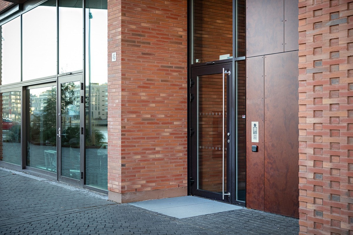 Inngangspartiet i Operagata 45. Galleribilde