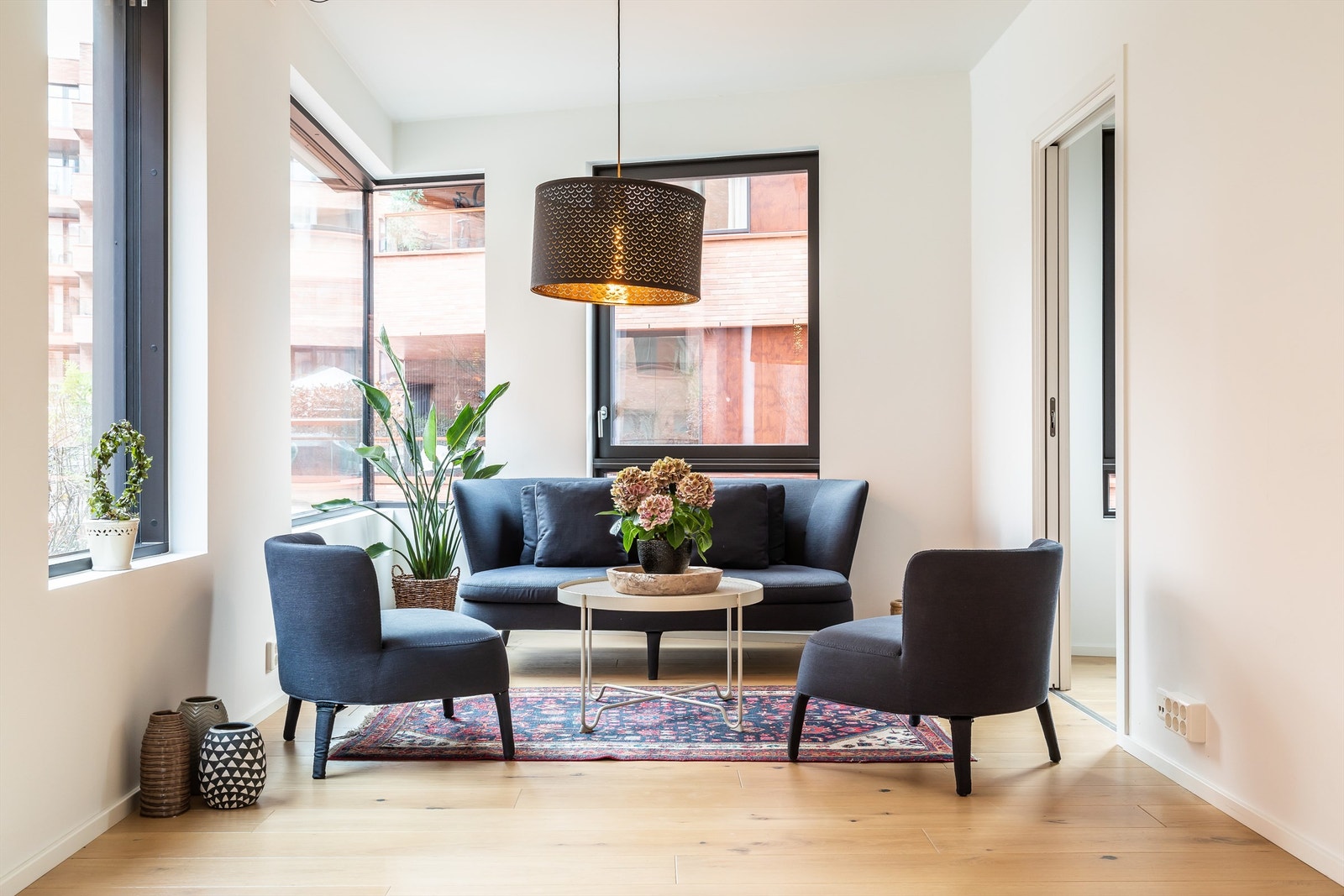 Velkommen til Operagata 45 presentert av Jens Bacher v. Røisland og Co Eiendomsmegling Galleribilde