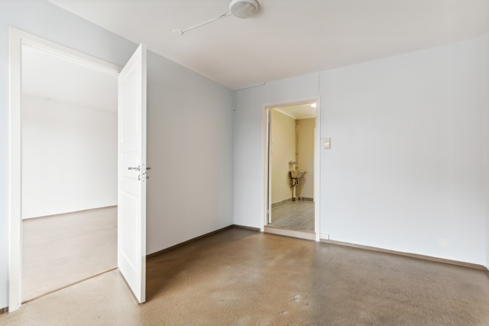 Hovedsoverom med tilgang fra stue og bad Galleribilde
