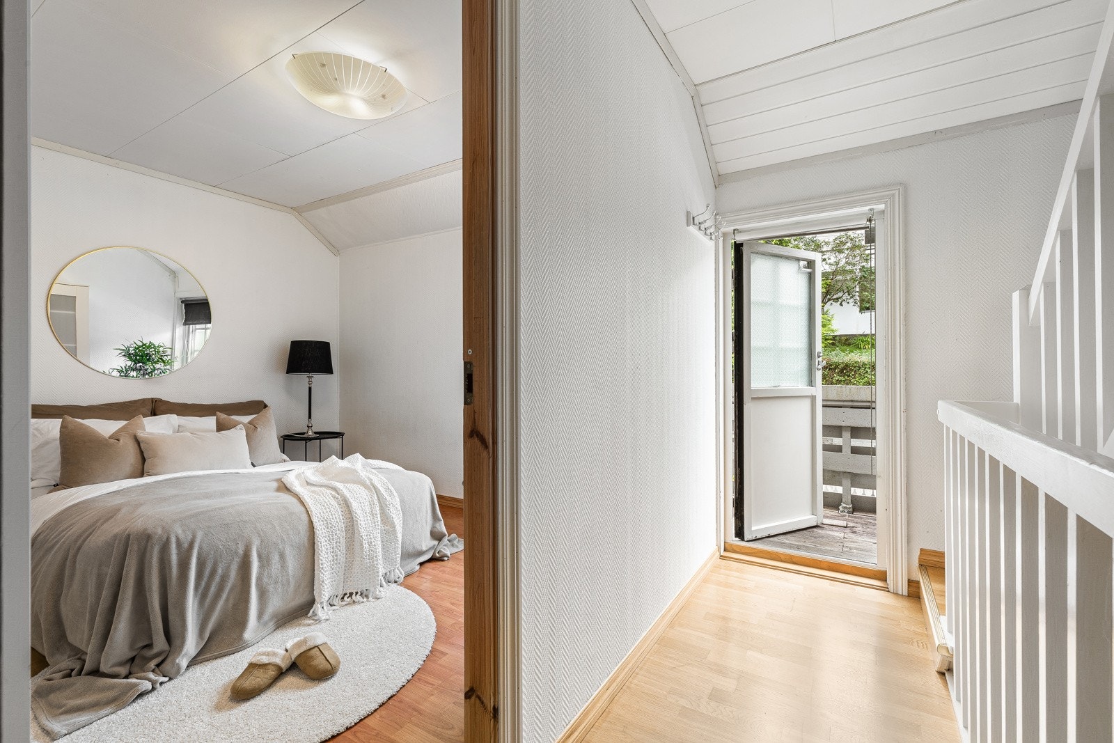 I 2. etasje er boligens 3 soverom og bad Galleribilde