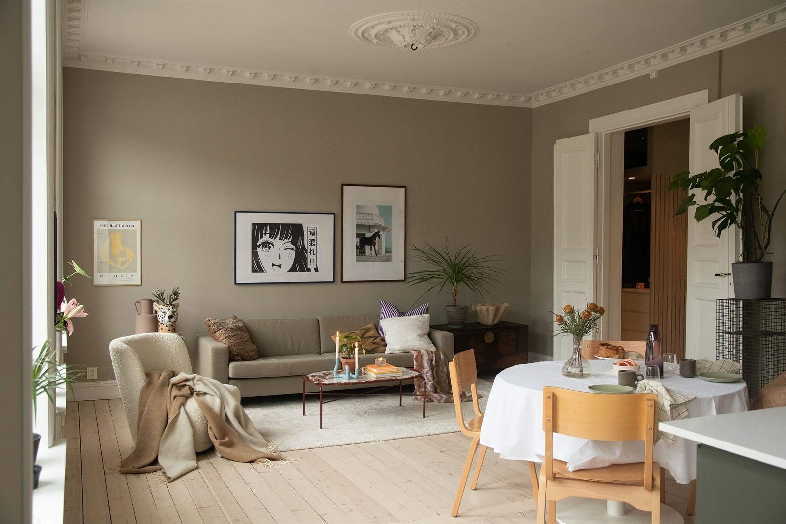 Rikelig plass til sofagruppe. Galleribilde