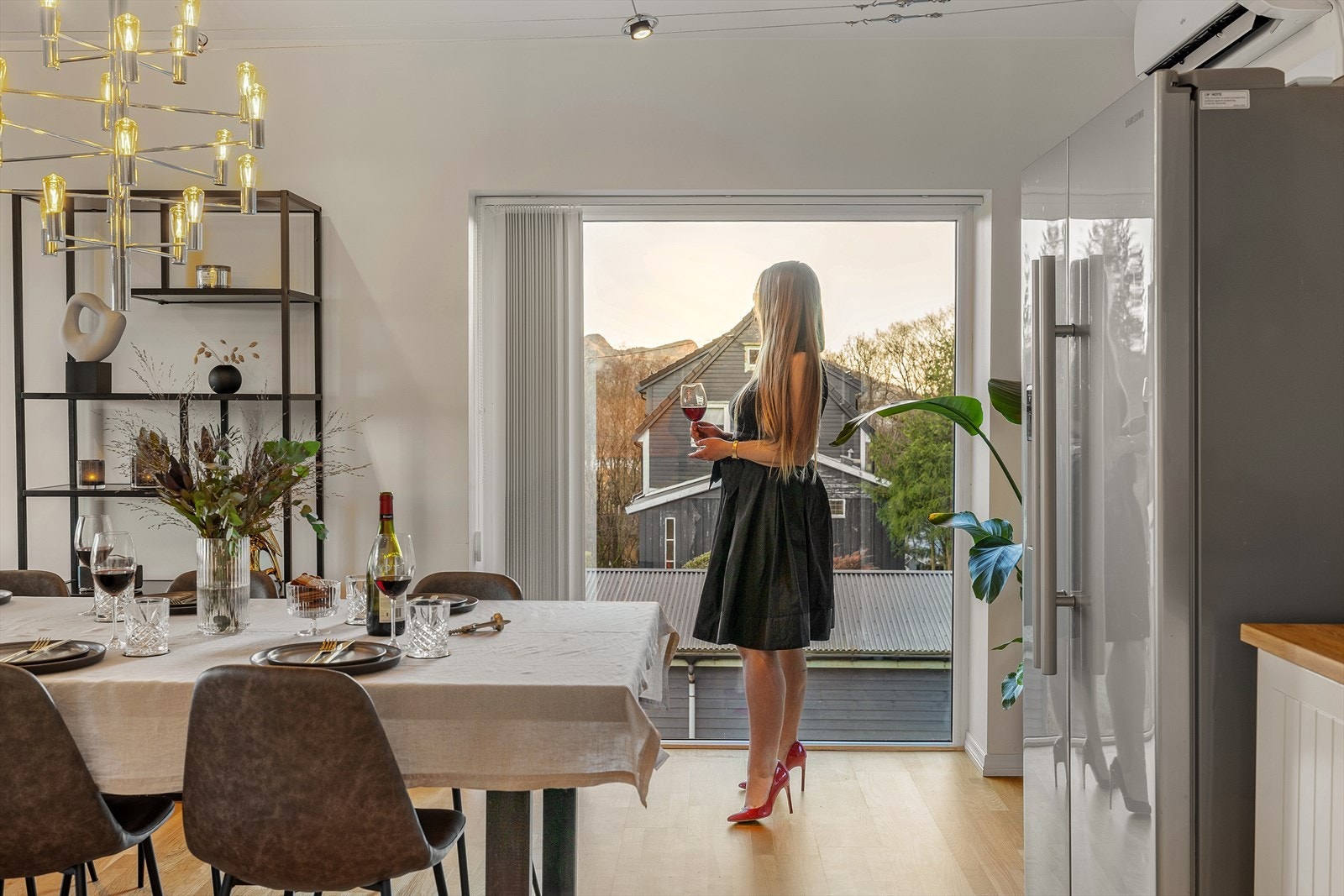 Fra kjøkkenet er det utgang til terrasse. Galleribilde