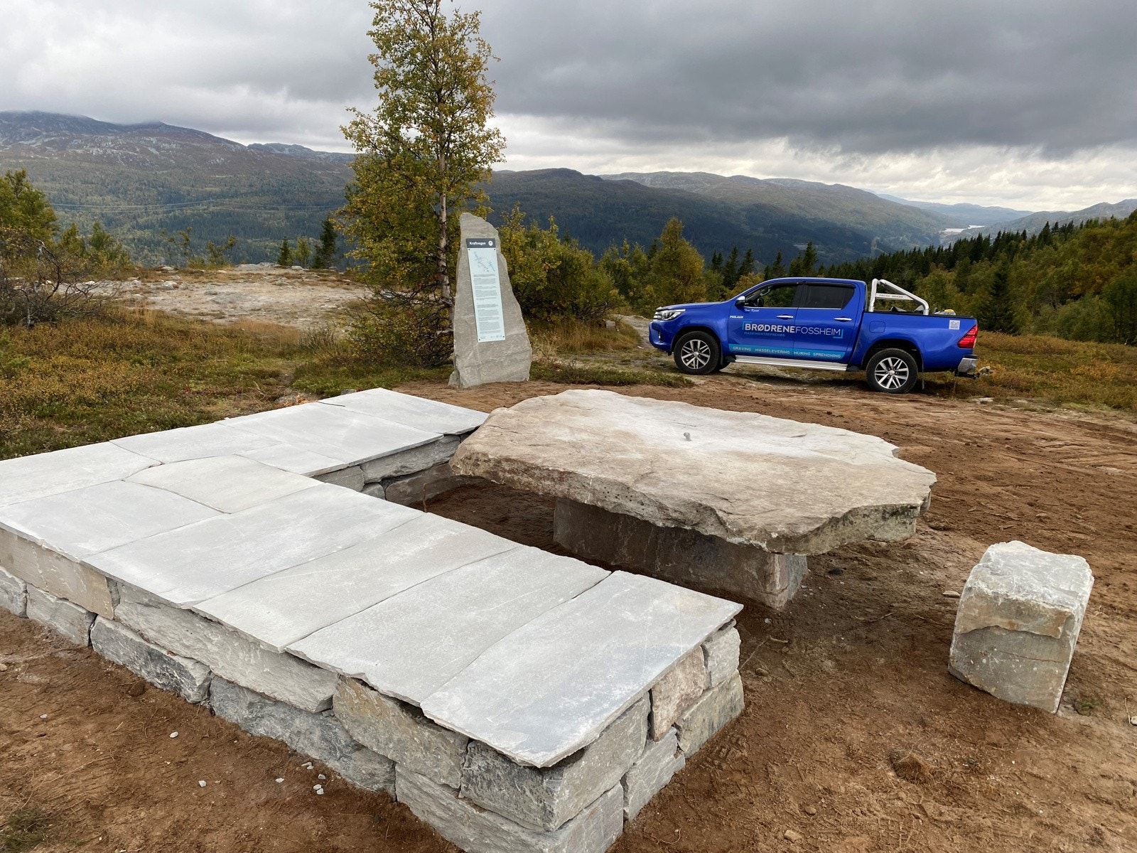 Brødrene Fossheim Transport AS er behjelpelig med alt fra grunnarbeid. Galleribilde