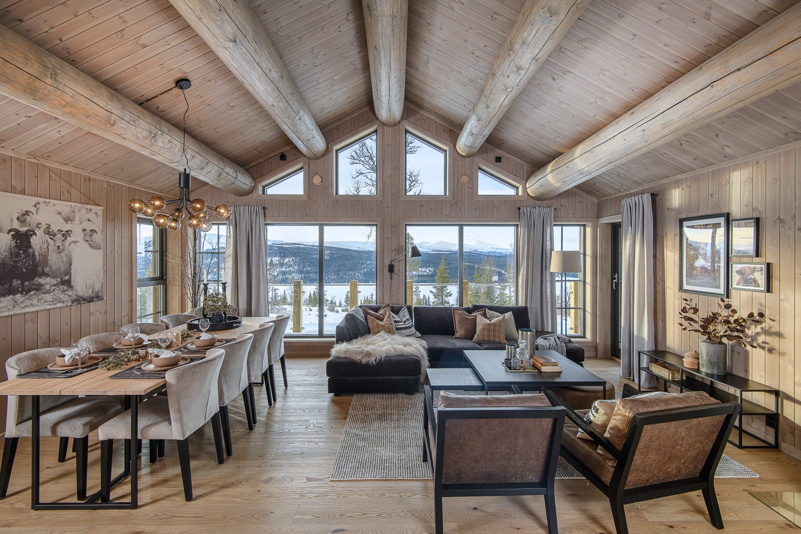 Romslig stue! Galleribilde