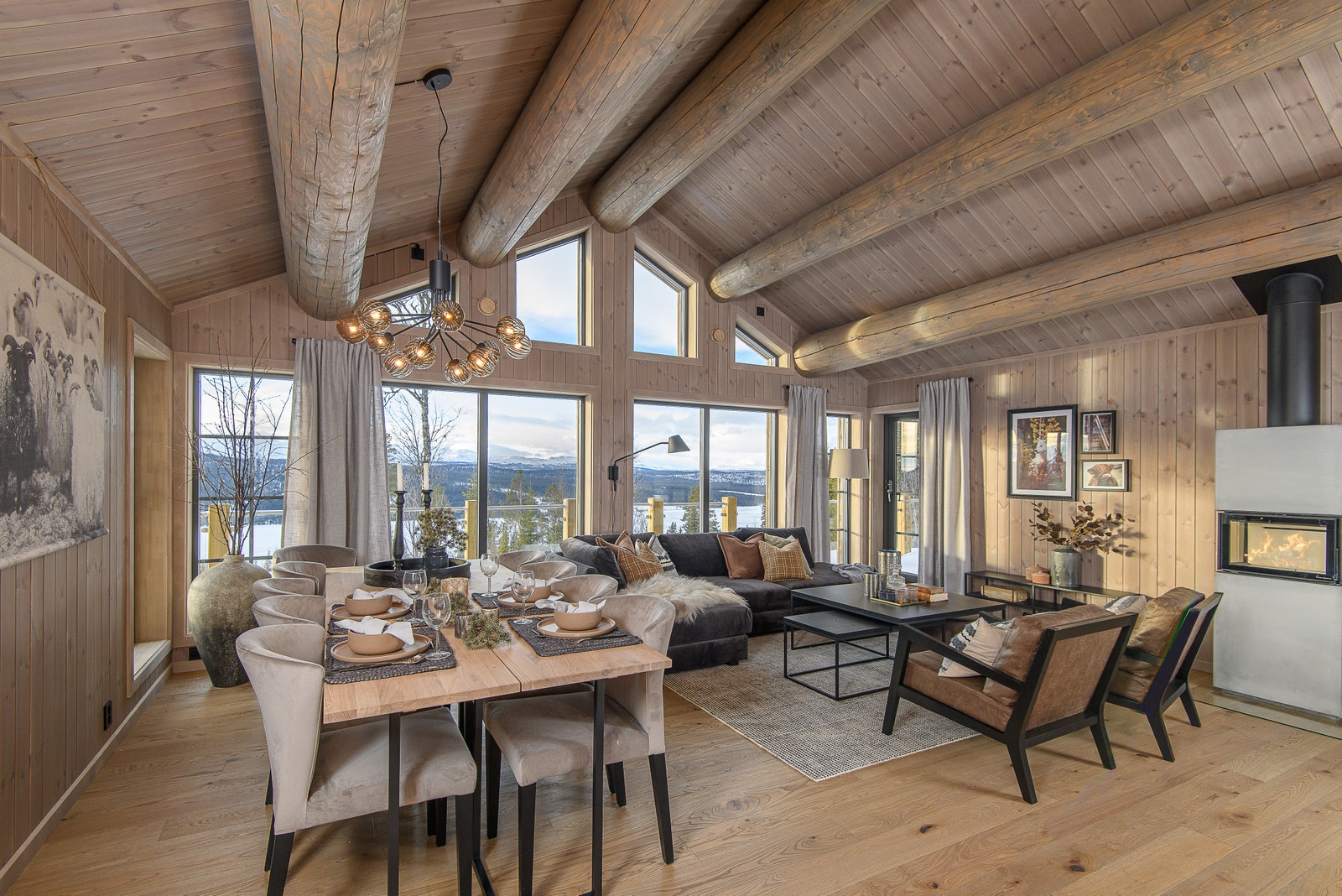 Romslig stue! Galleribilde