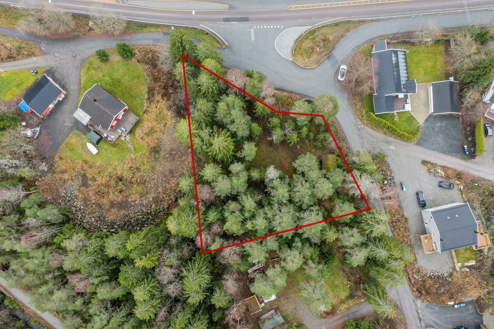 Tomtegrensene
på
bildet er ca. angitt Galleribilde