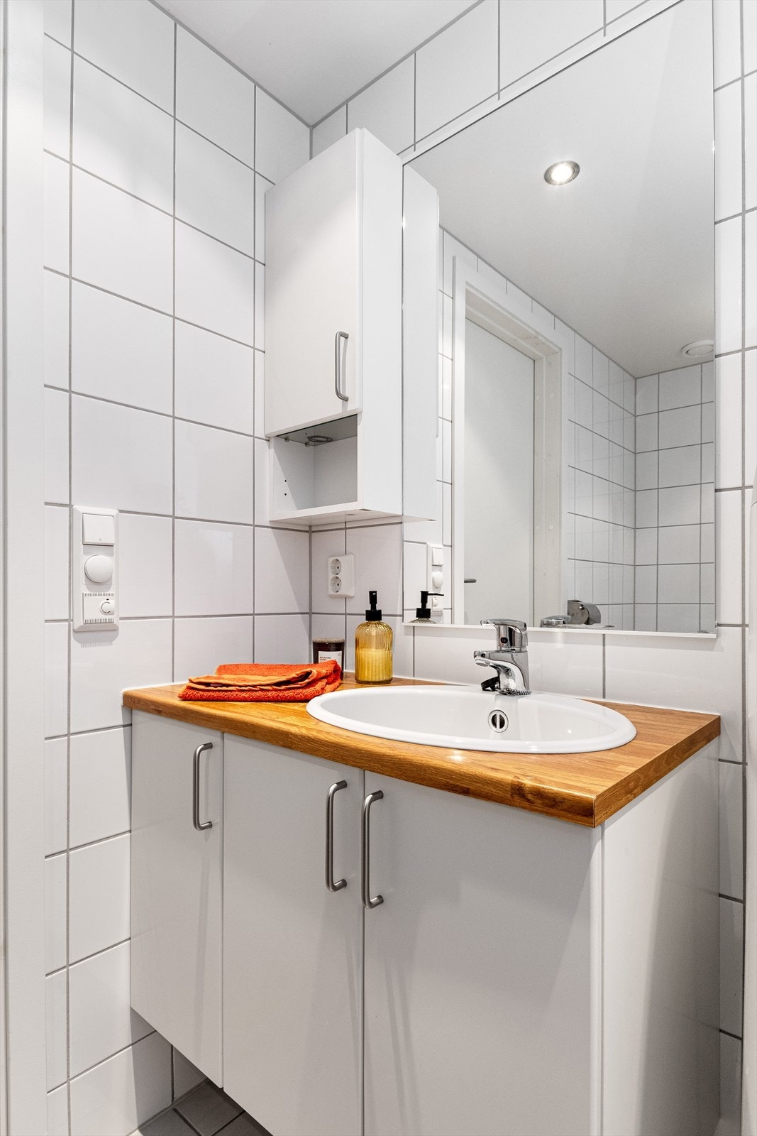 Leiligheten inneholder to flislagte bad Galleribilde