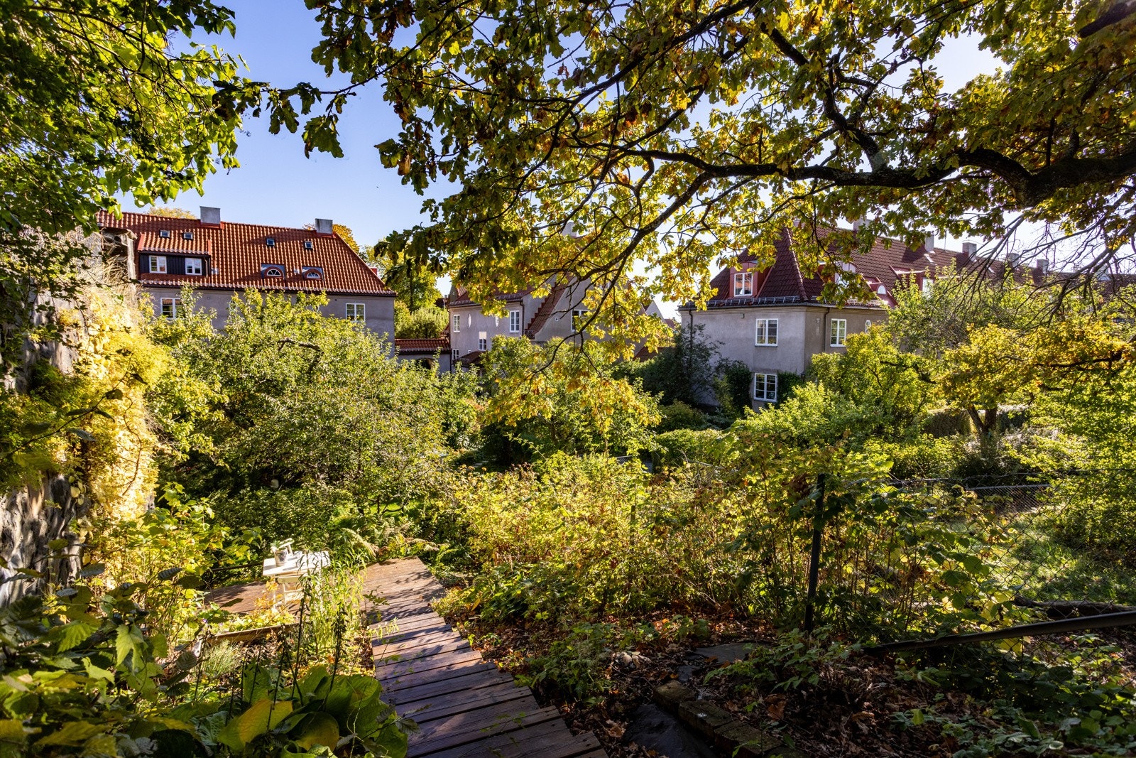 En tilbaketrukket og skjermet oase med en god beliggenhet i Hagebyen. Galleribilde