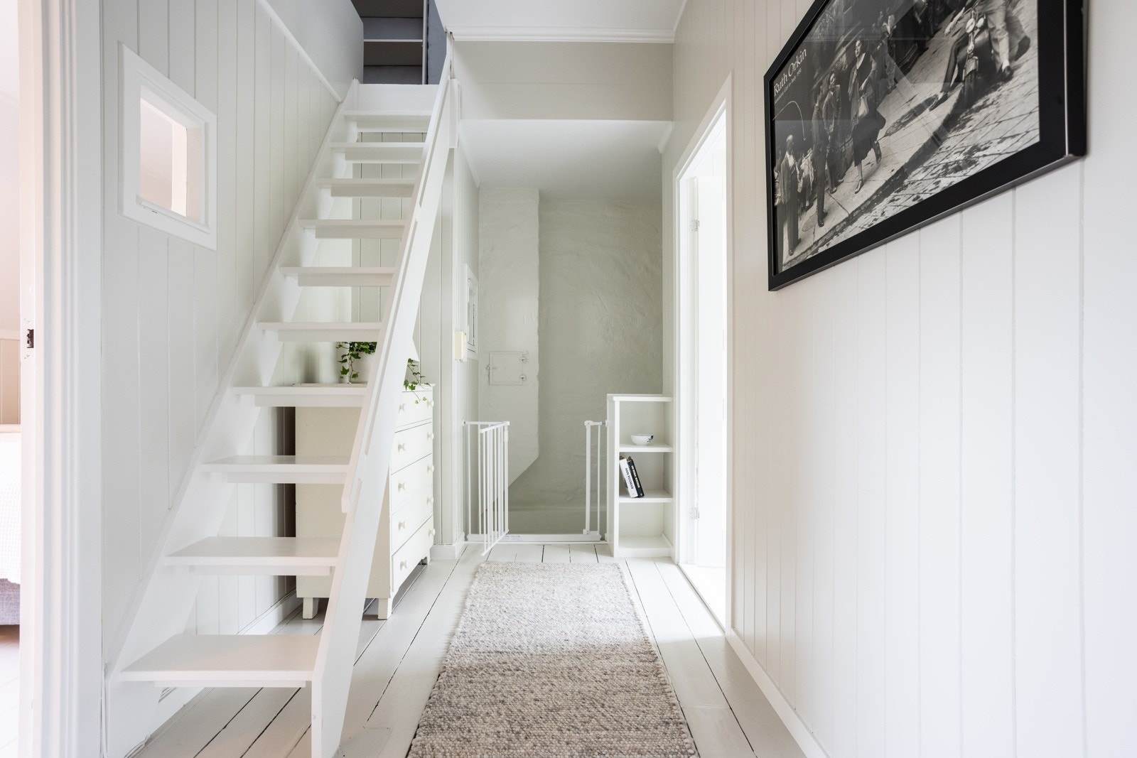 Videre er det trapp opp til romslig hems. Galleribilde