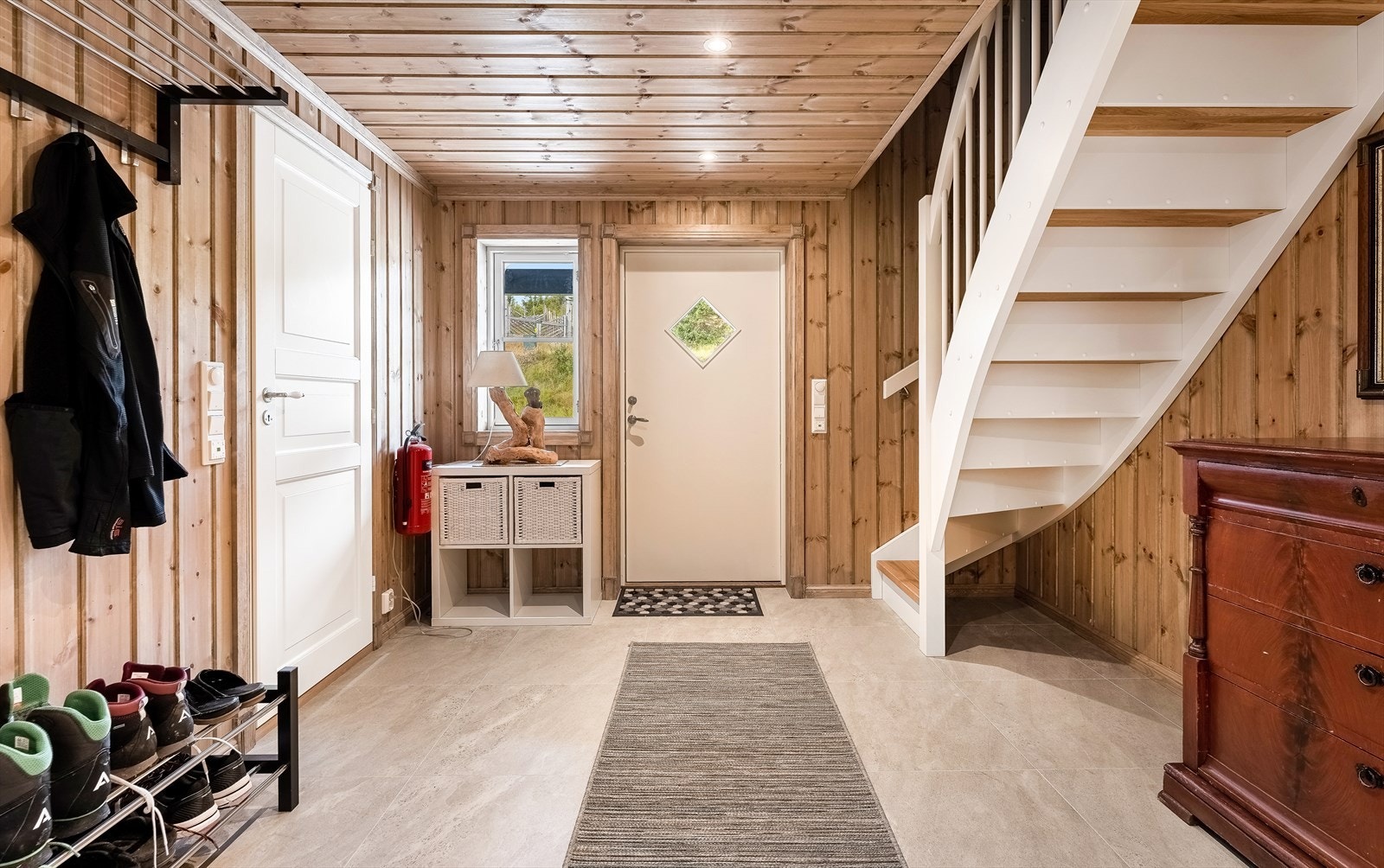 Velkommen inn i den romslige hallen. Galleribilde