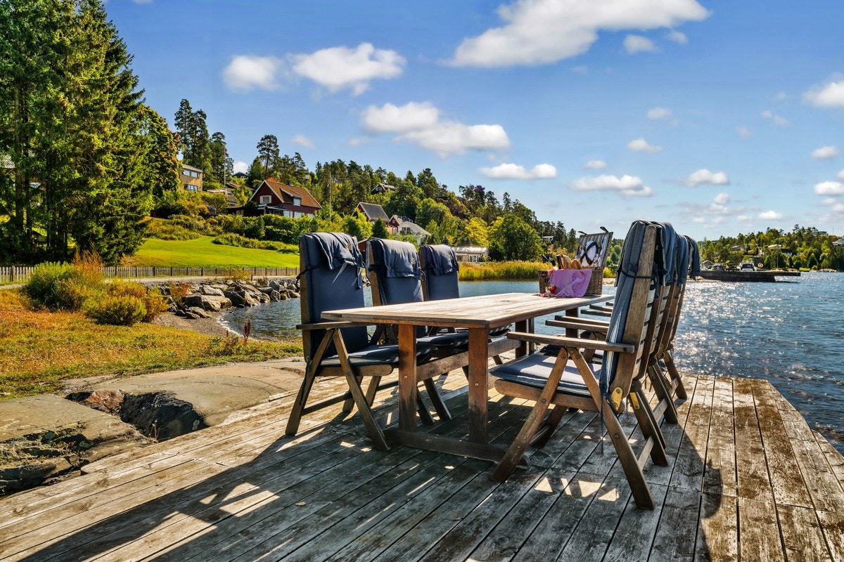 Det er god plass for møblement på brygga Galleribilde