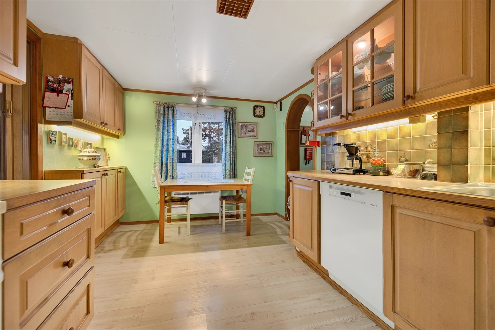 Alle hvitevarer på kjøkken vil medfølge. Galleribilde