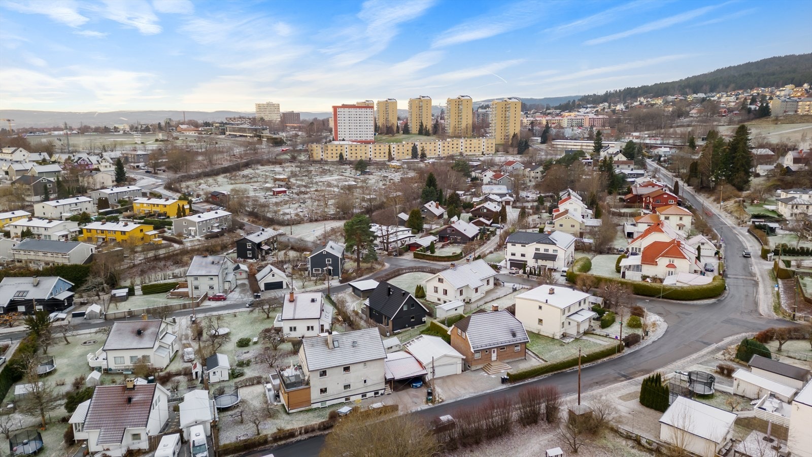 Husets navn, Borrebekken, er et gammelt navn på Hovinbekken. Galleribilde