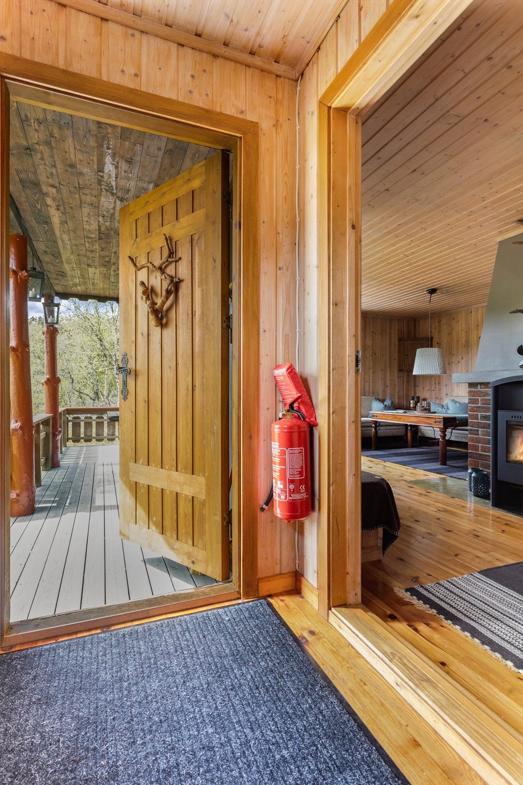 Romslig gang med plass til klesoppheng. Galleribilde