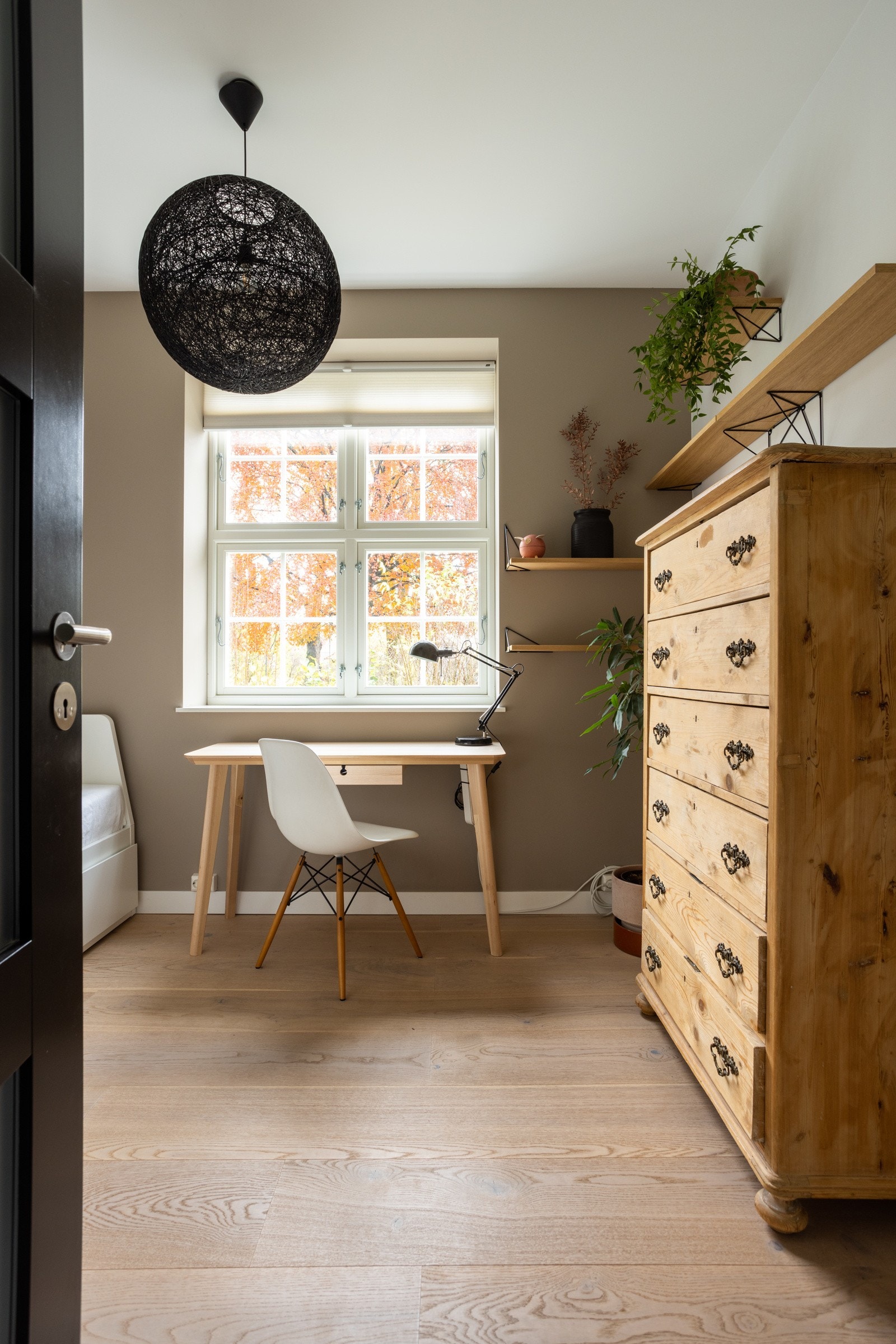 Etasjen har et praktisk og lunt soverom som fint kan innredes etter ønske og behov. Galleribilde