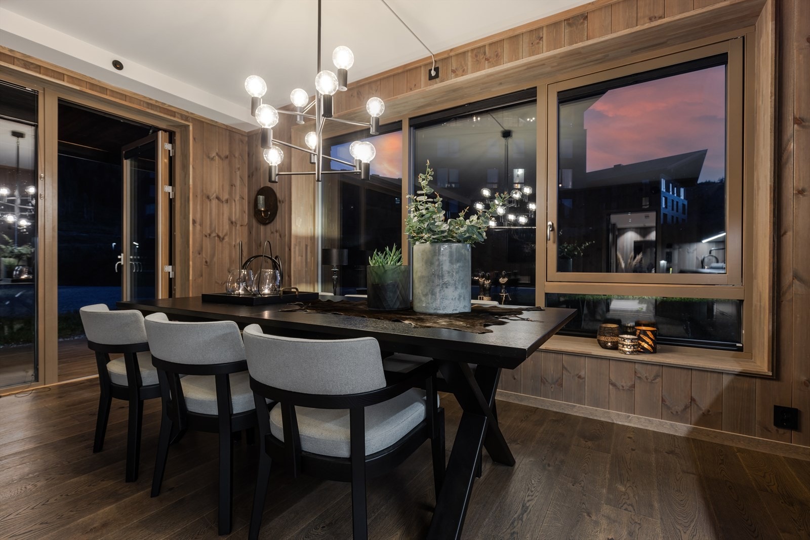 Velkommen til Fyri Tunet! Lekker hjørneleilighet med markterrasse. Galleribilde