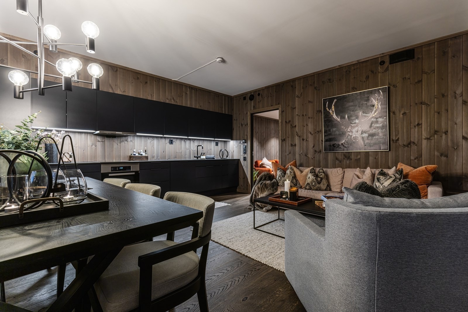 Kjøkkeninnredning fra HTH med integrerte hvitevarer fra Miele. Galleribilde