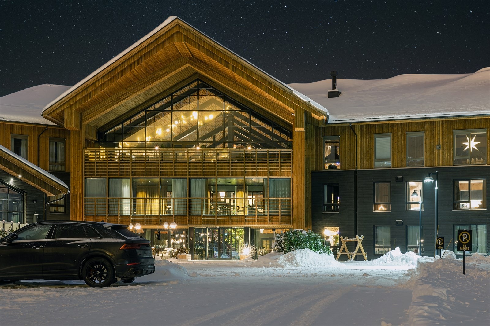 Fyri Resort har blitt en populær destinasjon. Her finnes restauranter, barer og et område med ute- og innendørs basseng. Galleribilde