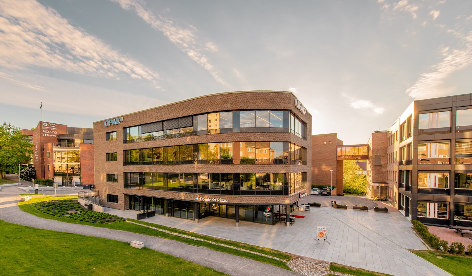 Dominos Pizza holder til i nabobyggets 1 etasje Galleribilde