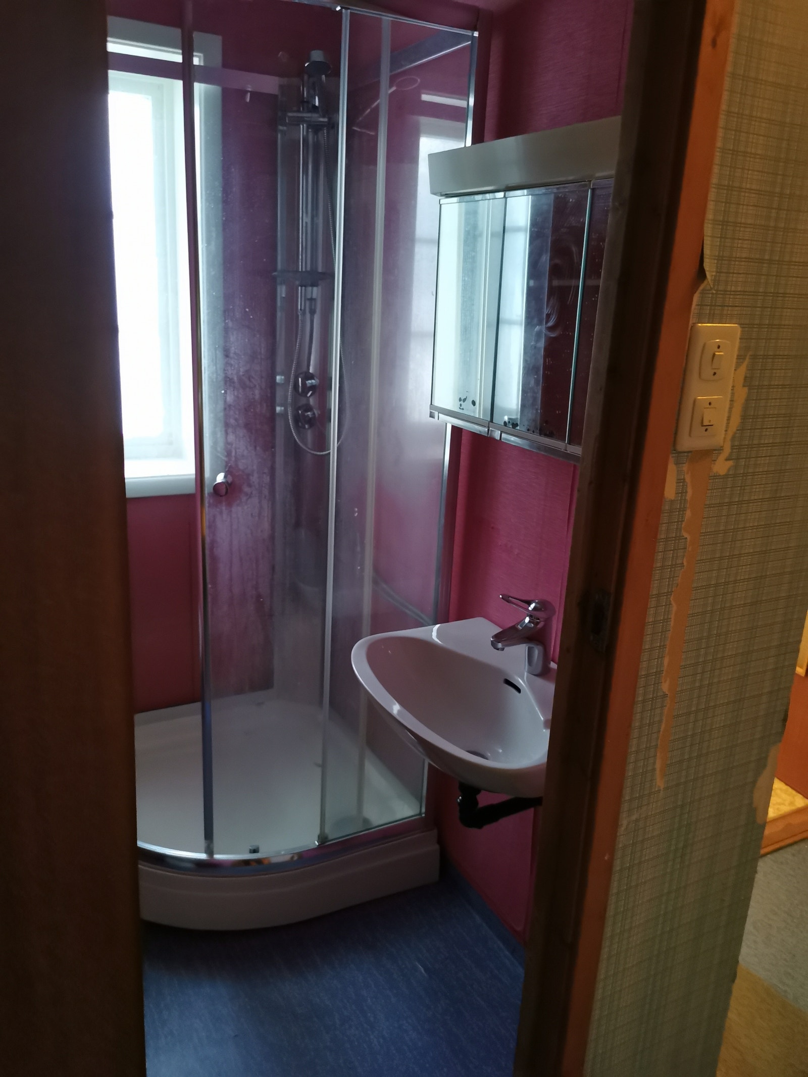 Wc/dusj i sokkelleilighet Galleribilde