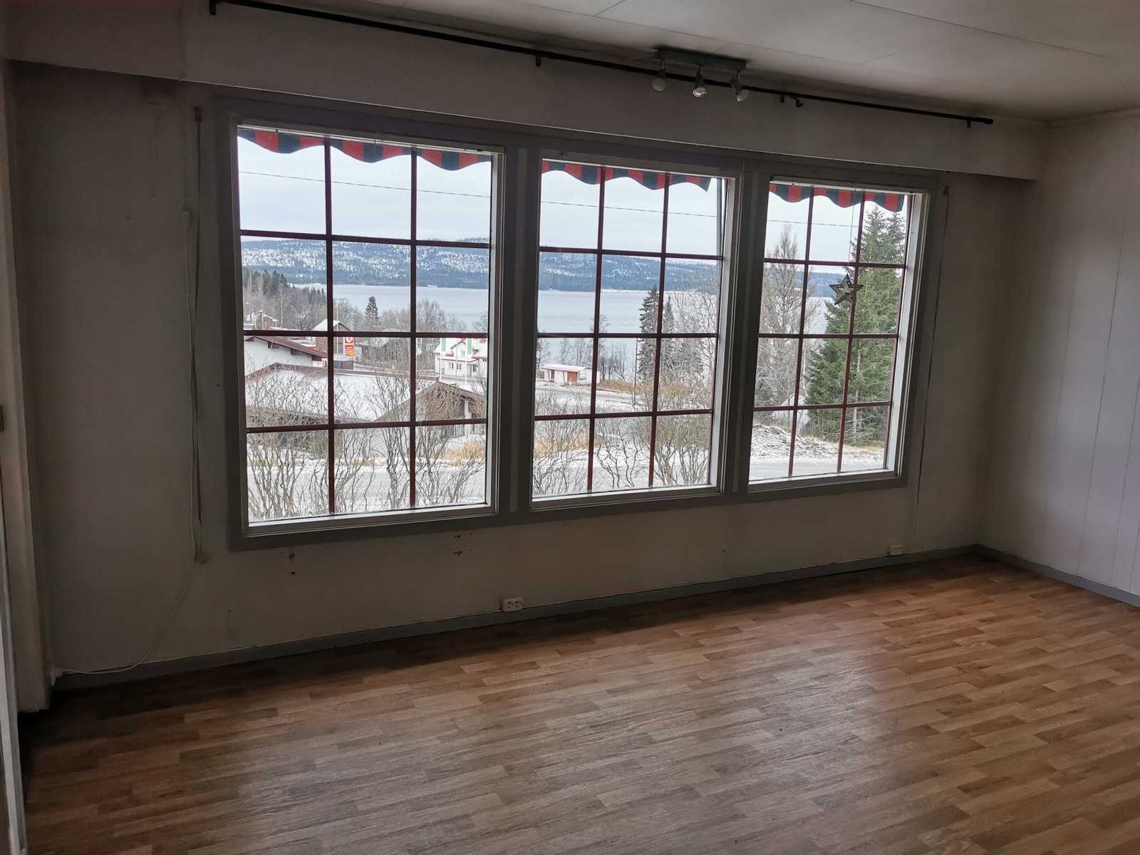 Utsikt fra stue på hovedplan Galleribilde