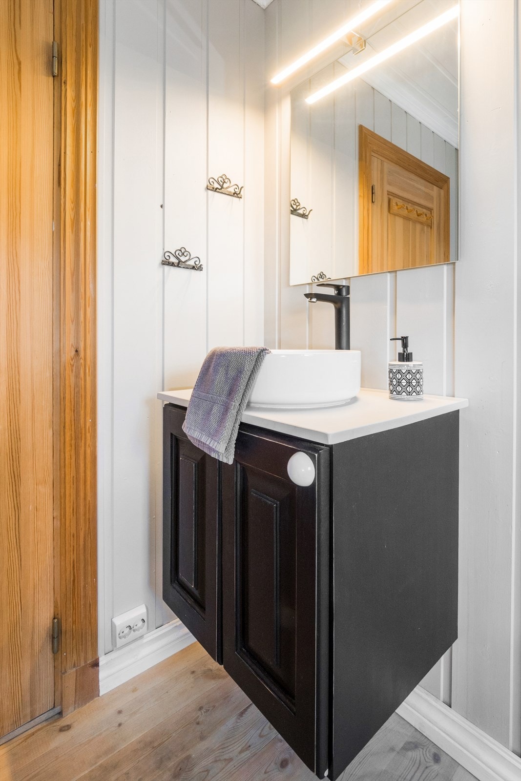 Vaskehjørne på det ene soverommet. Galleribilde