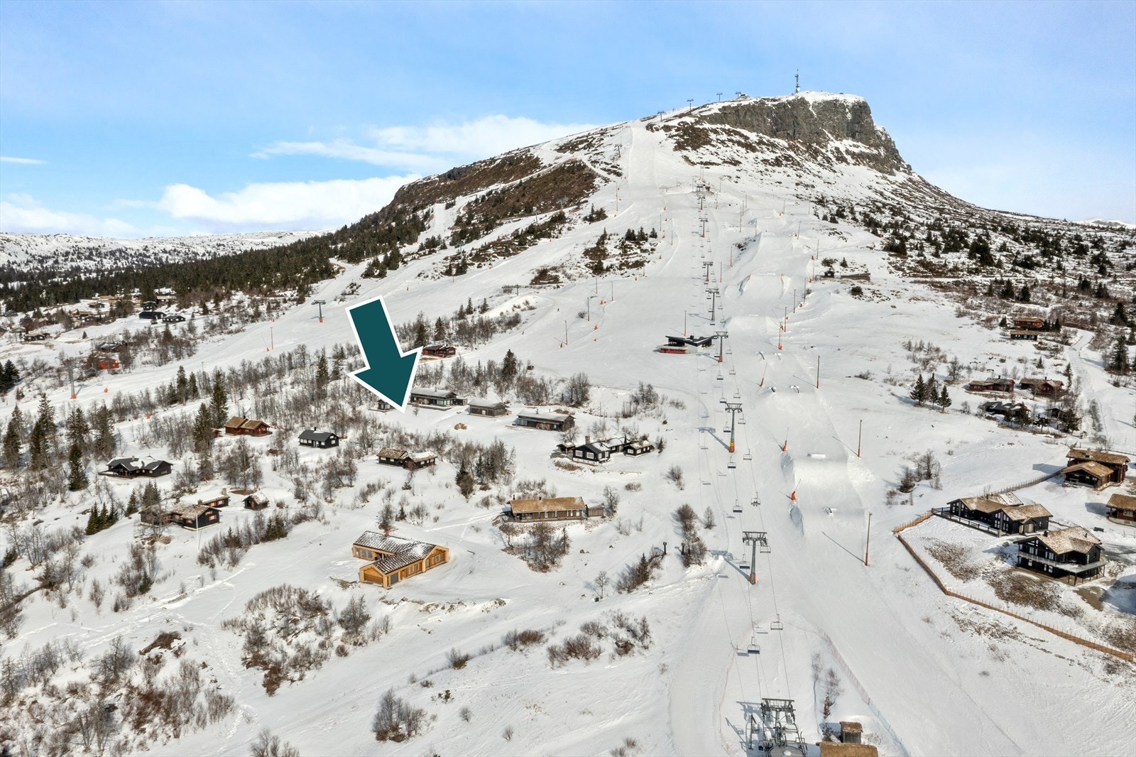 Fantastisk beliggenhet mellom flere nedfarter i alpinbakken - Midt i smørøyet Galleribilde